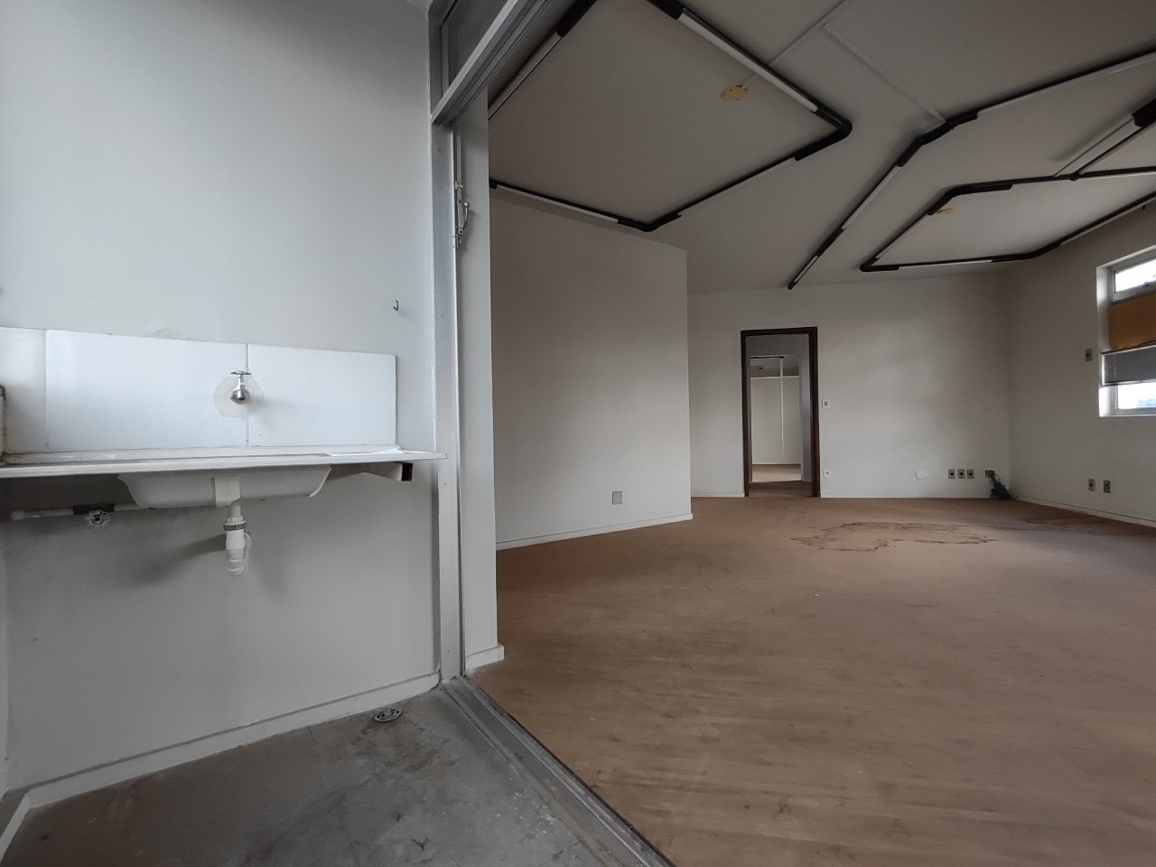 Sala para aluguel no Santa Efigênia: 