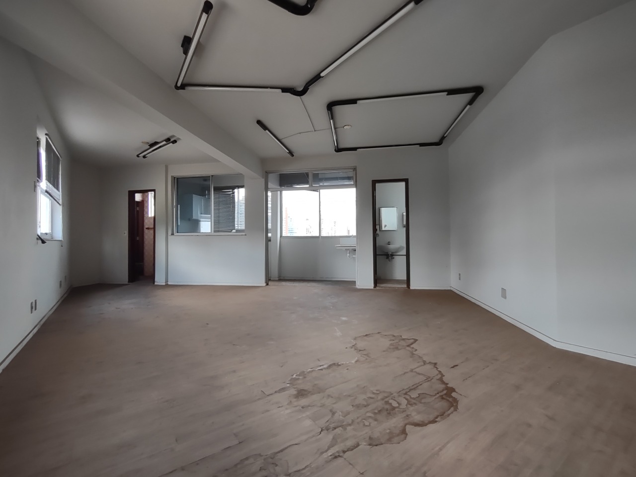 Sala para aluguel no Santa Efigênia: 