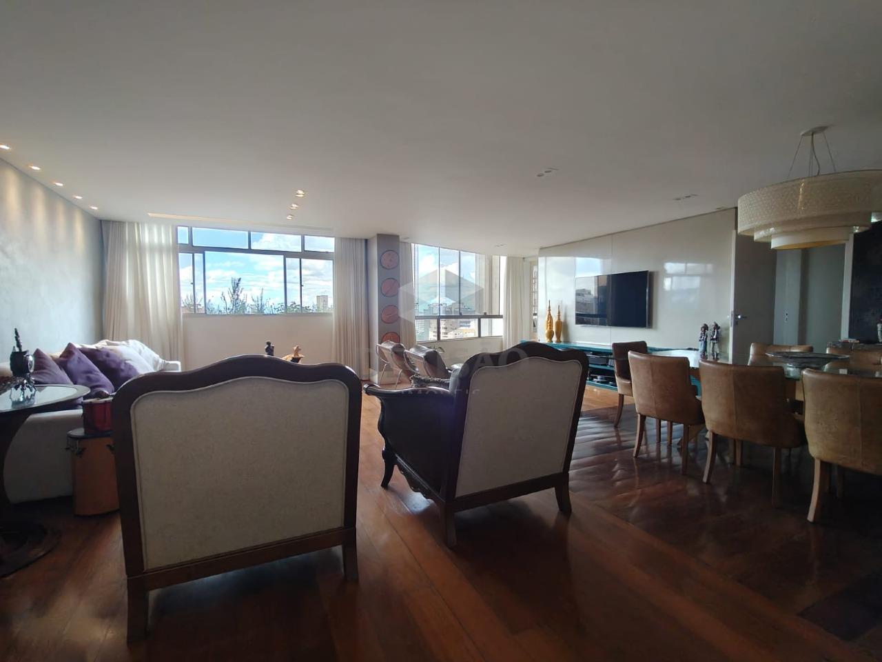 Apartamento 4 Quartos à venda no Funcionarios: 