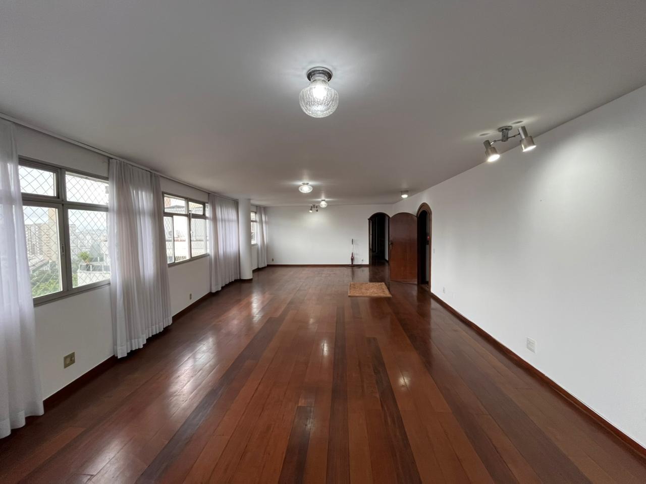 Apartamento 4 Quartos para aluguel no Lourdes: 