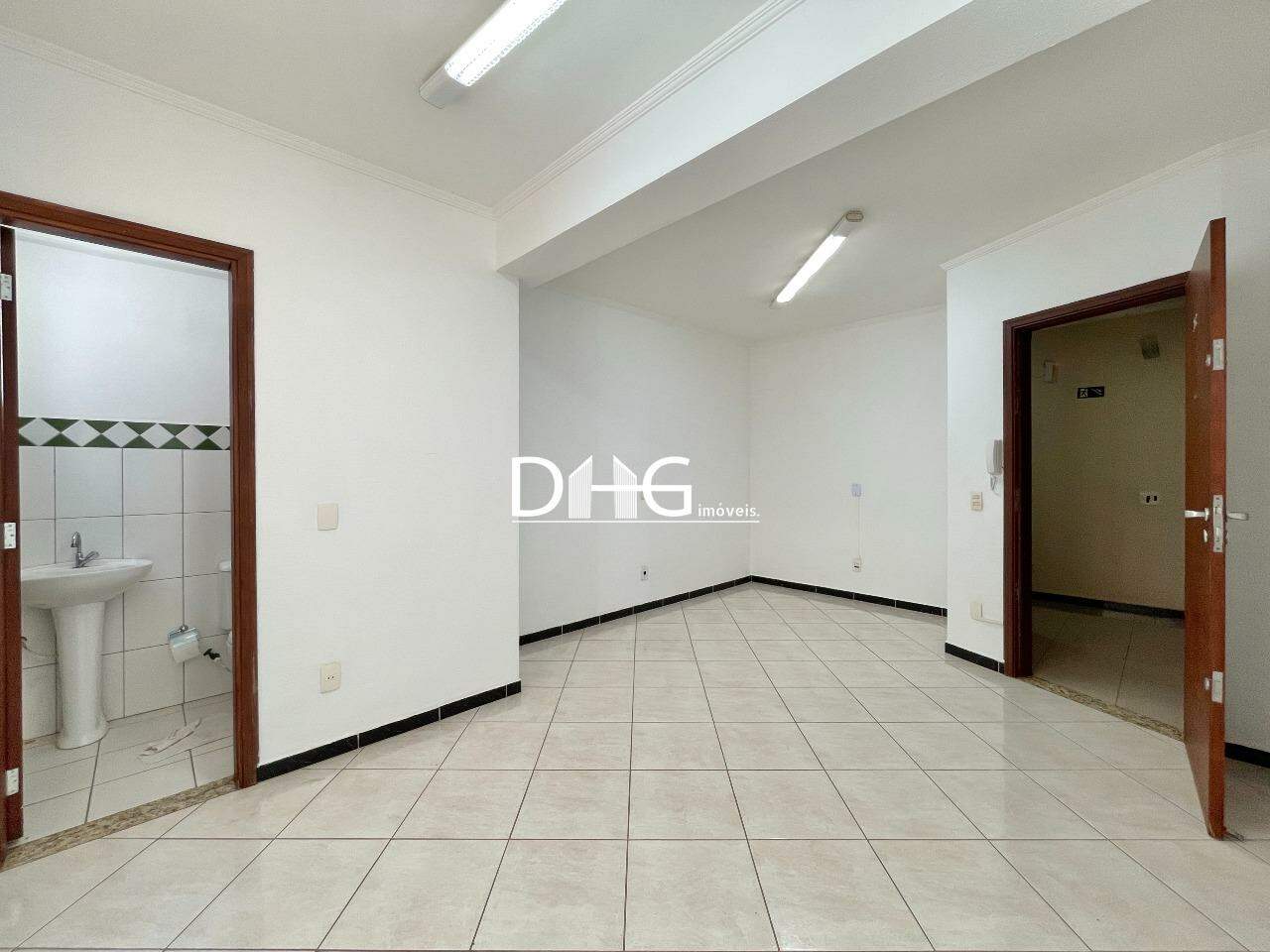 Sala para aluguel no Jardim de Itapoan: 