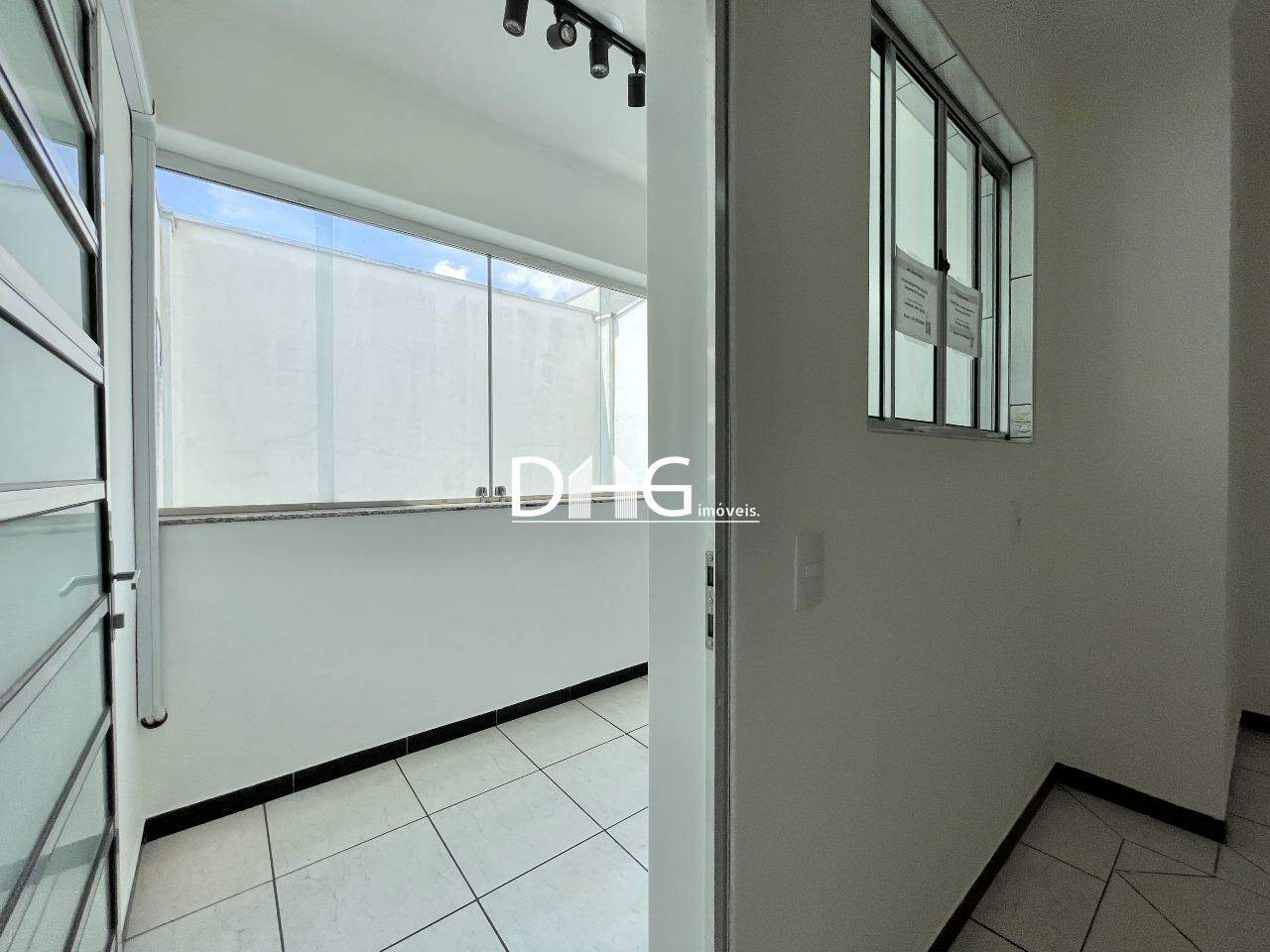 Sala para aluguel no Jardim de Itapoan: 