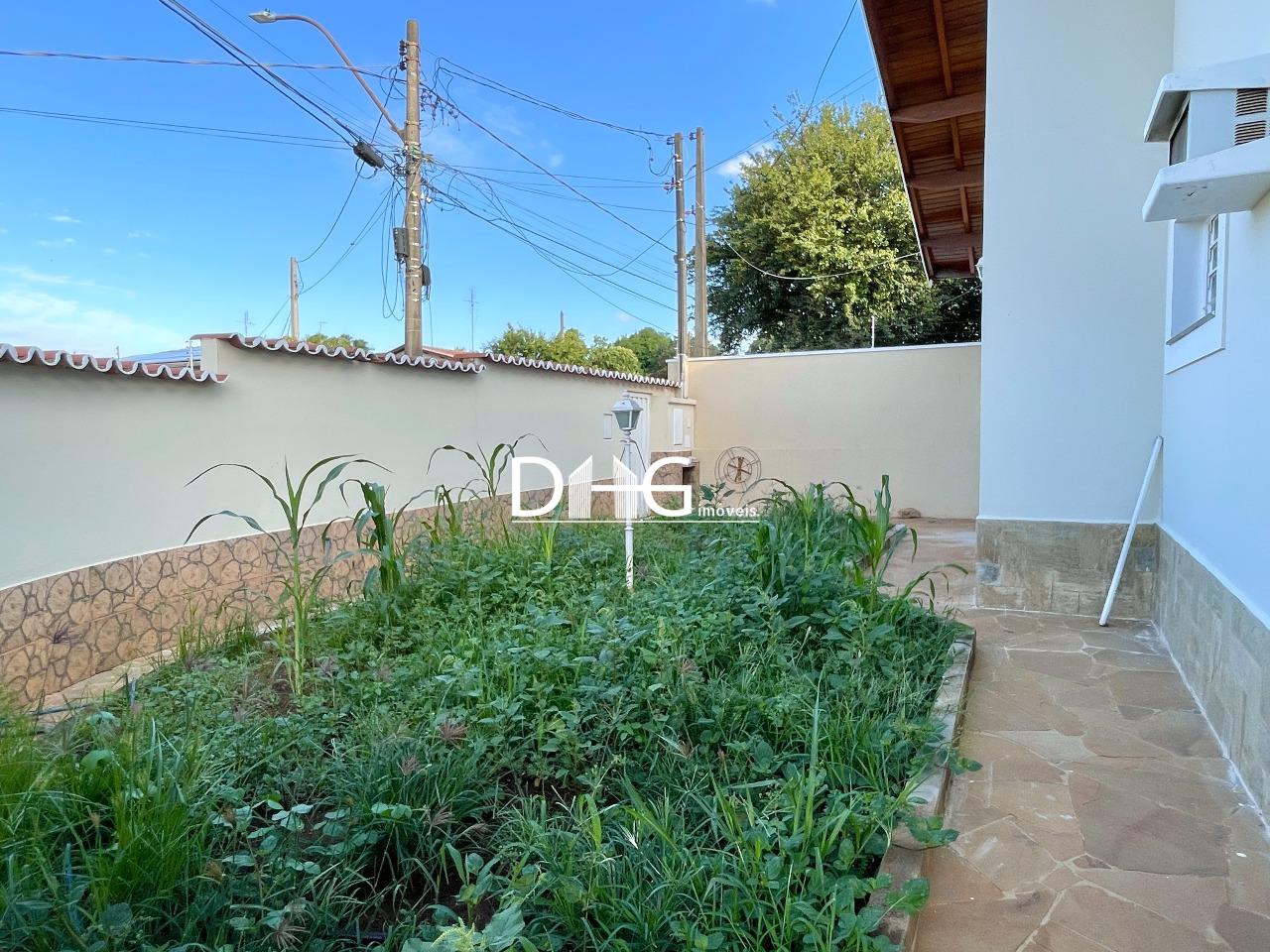 Casa para aluguel no Jardim de Itapoan: 