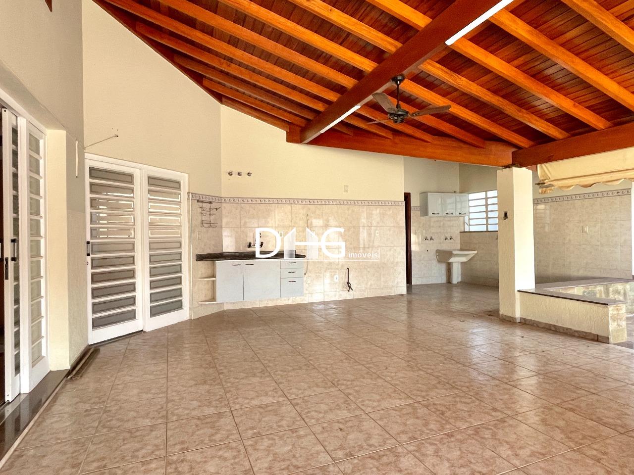 Casa para aluguel no Jardim de Itapoan: 