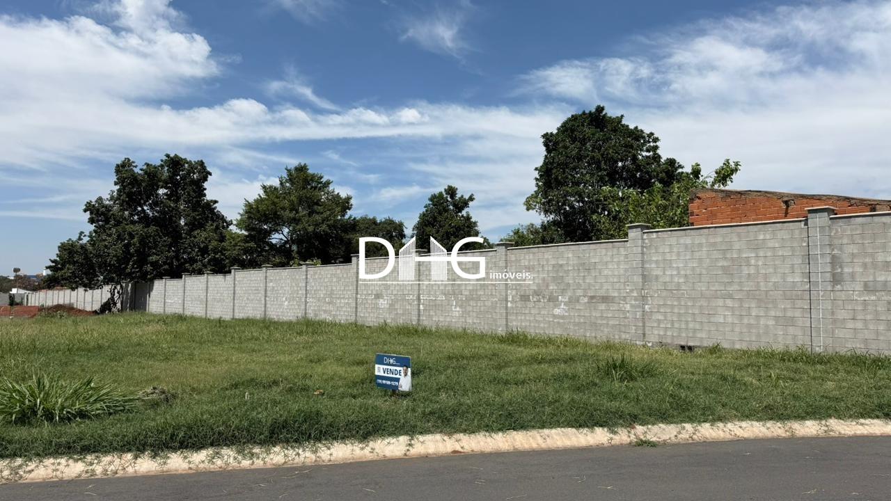 Terreno em Condomínio à venda no Santa Terezinha: 