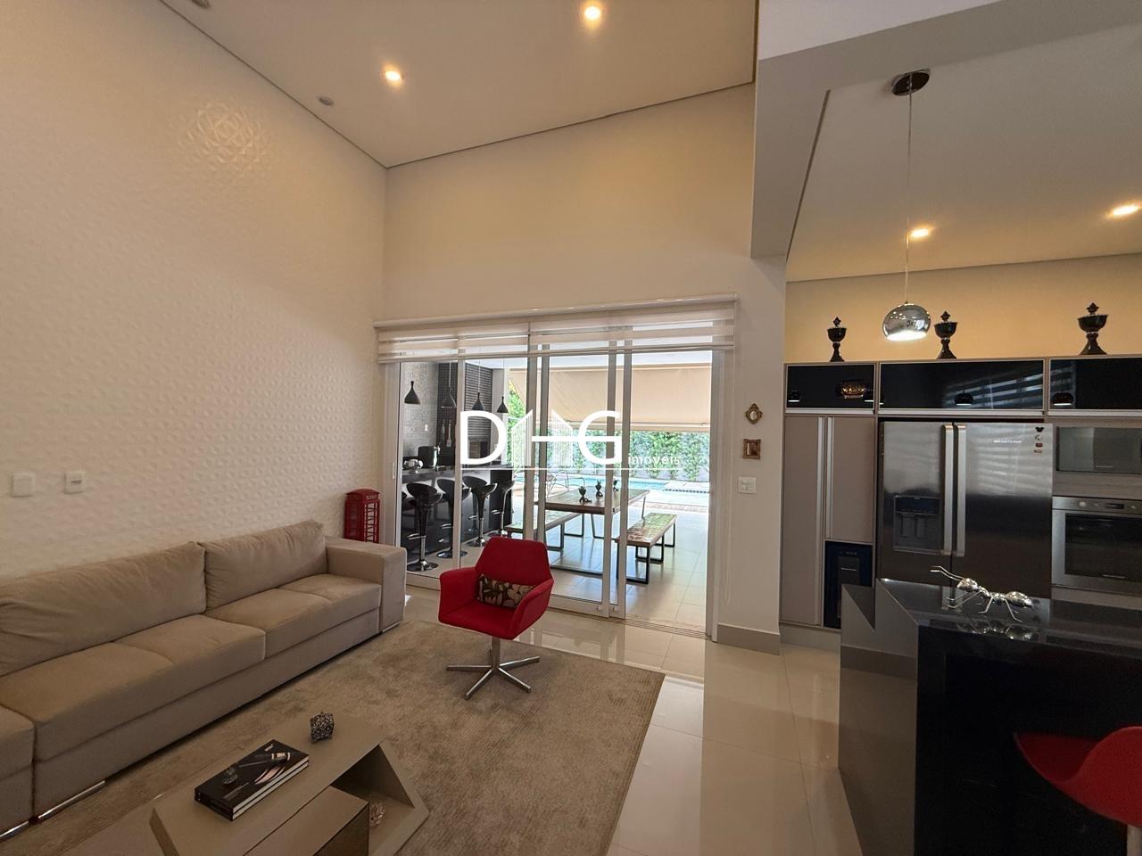 Casa à venda no Jardim de Itapoan: 