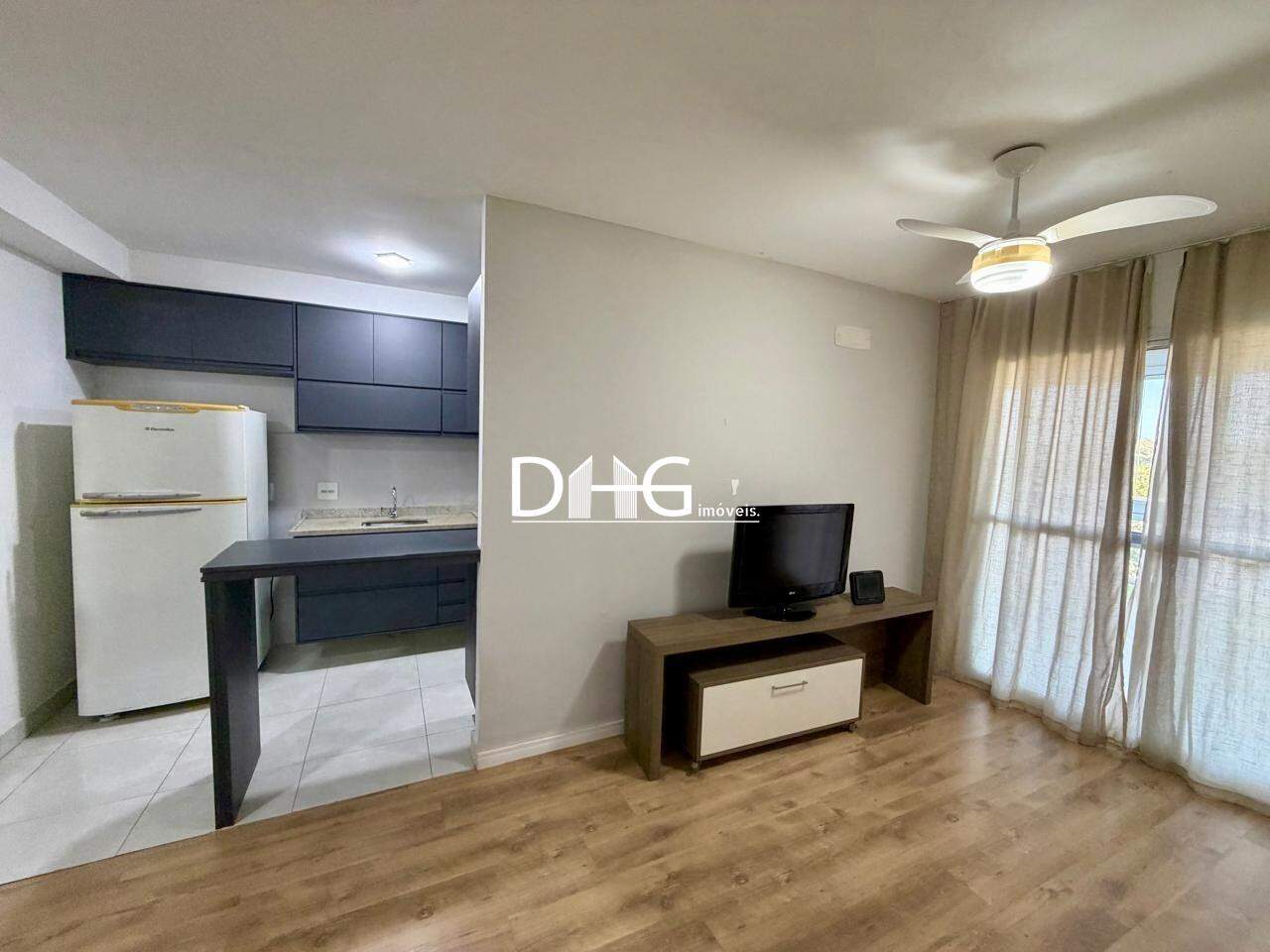 Apartamento para aluguel no Balneário Tropical: Sala