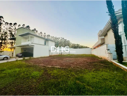 Terreno em Condomínio à venda no Jardim de Itapoan: 