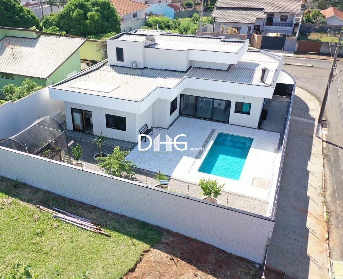 Casa à venda no Jardim de Itapoan: 