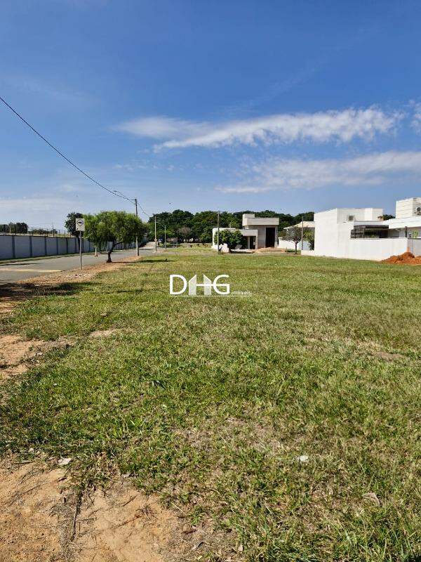 Terreno à venda no Residencial Campos do Conde II: 