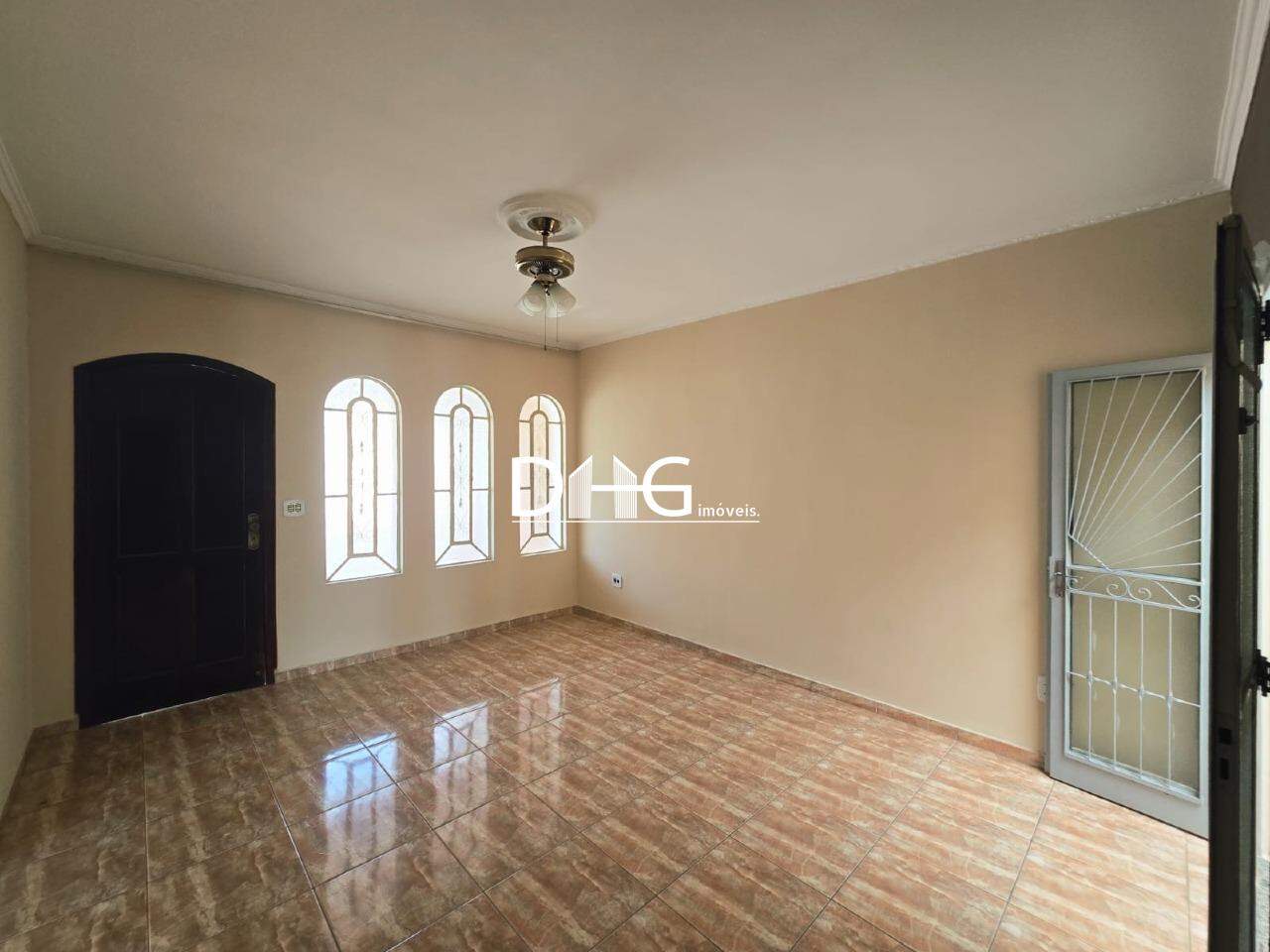 Casa para aluguel no Vila Bressani: 