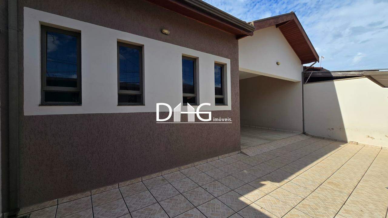 Casa à venda no João Aranha: recuo frontal
