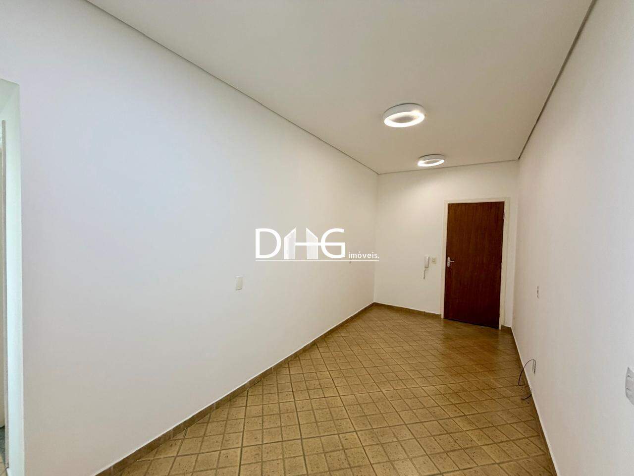 Sala para aluguel no Jardim de Itapoan: 