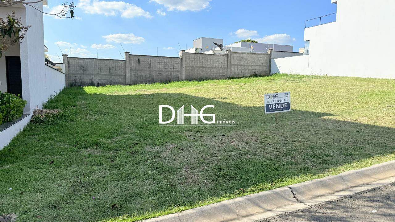 Terreno em Condomínio à venda no Jardim Ypê: 