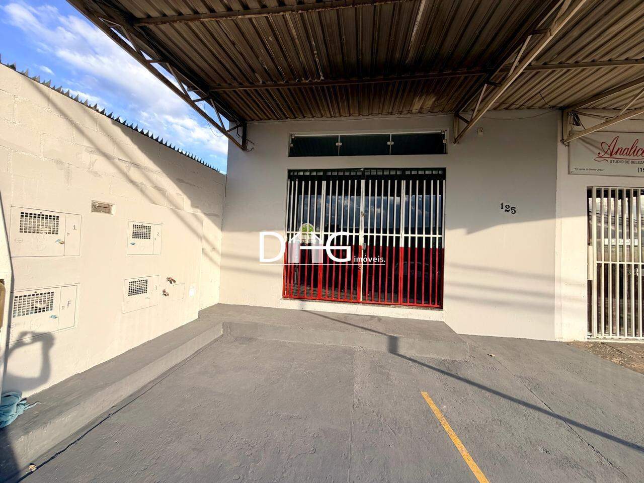 Salão para aluguel no Vila Bressani: 