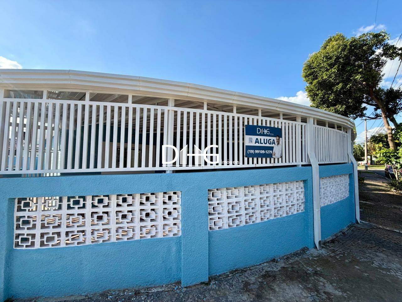 Casa para aluguel no Jardim de Itapoan: 