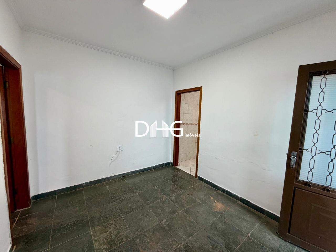 Casa para aluguel no Jardim de Itapoan: 