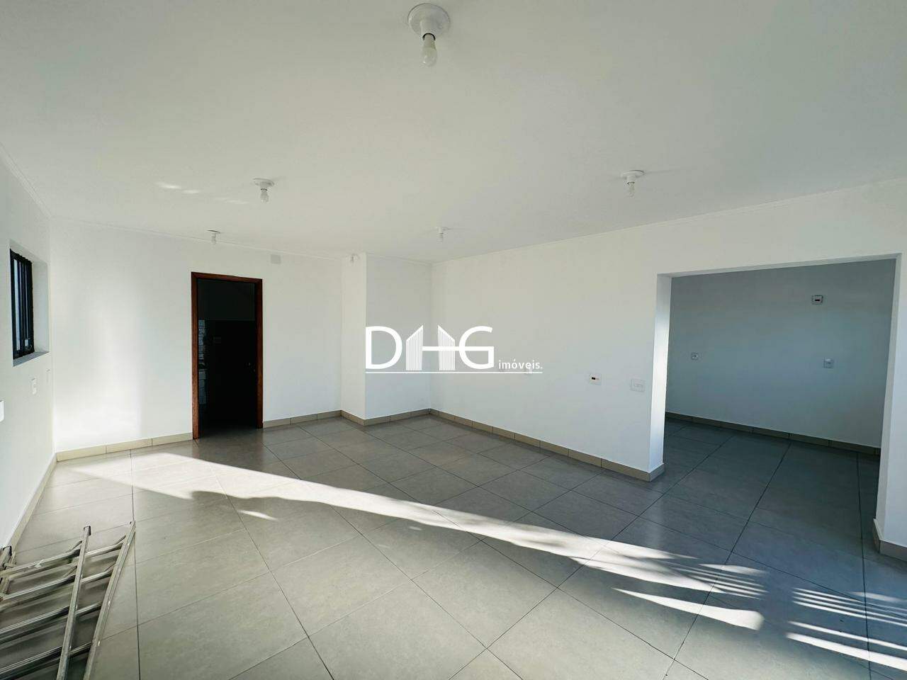 Sala para aluguel no Jardim de Itapoan: 