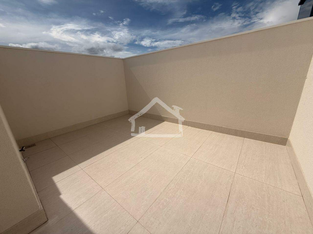 Cobertura à venda no Cidade Nobre: Área descoberta 