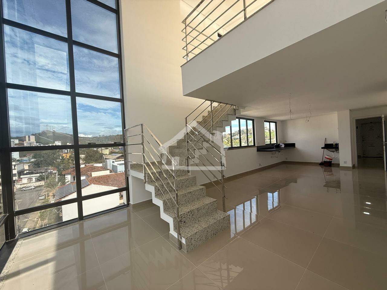 Cobertura à venda no Cidade Nobre: Sala 