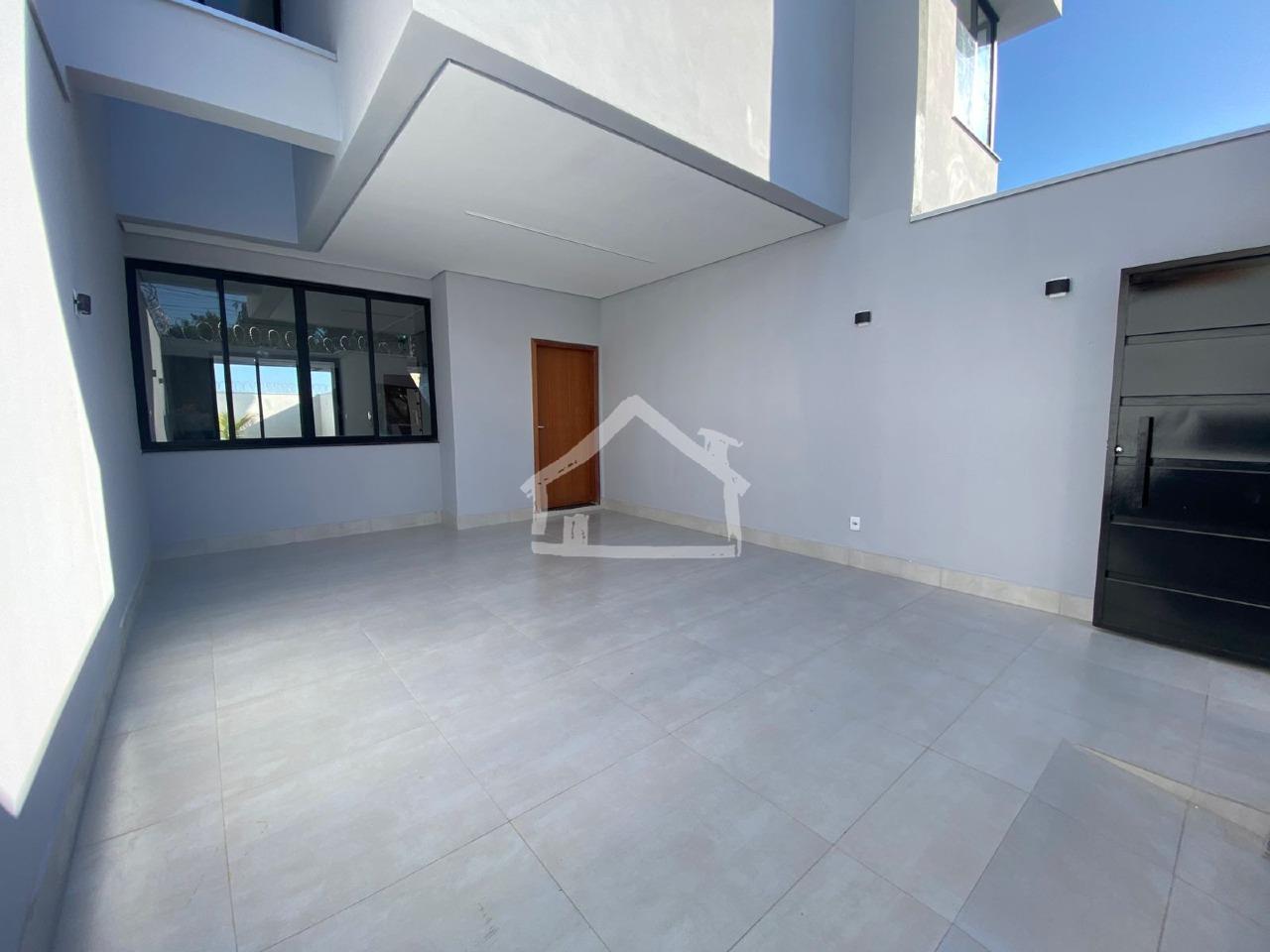 Casa Geminada à venda no Residencial Bethânia: Garagem