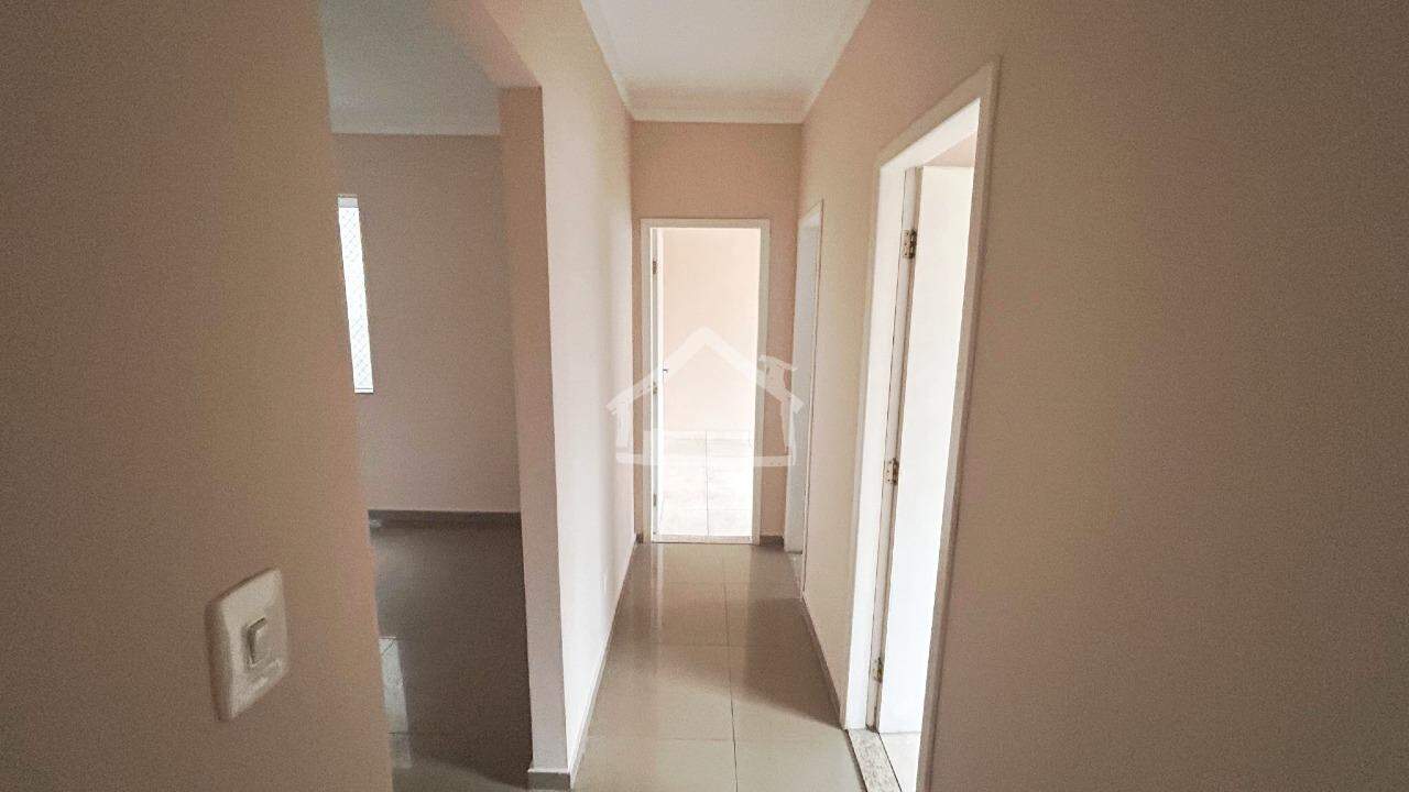 Apartamento para aluguel no Cidade Nobre: Corredor 