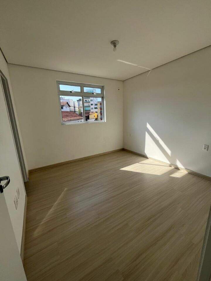 Apartamento à venda no Santa Cruz Industrial: 