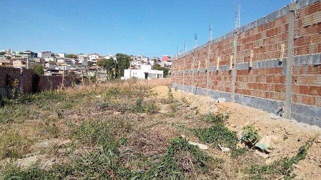 Terreno à venda no Estância Silveira: 