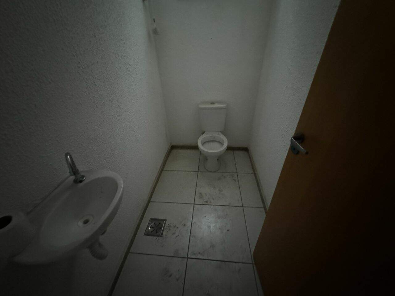 Loja para aluguel no Tropical: 