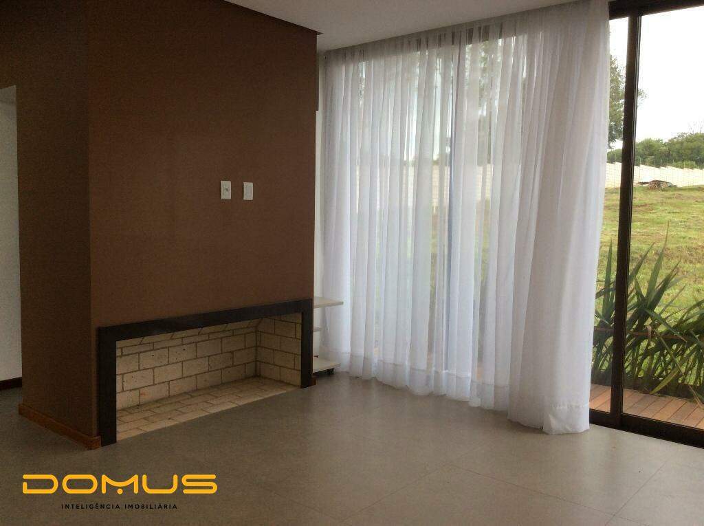 Casa para aluguel no Country: 