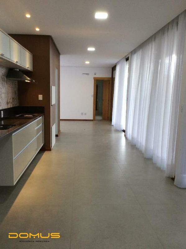 Casa para aluguel no Country: 