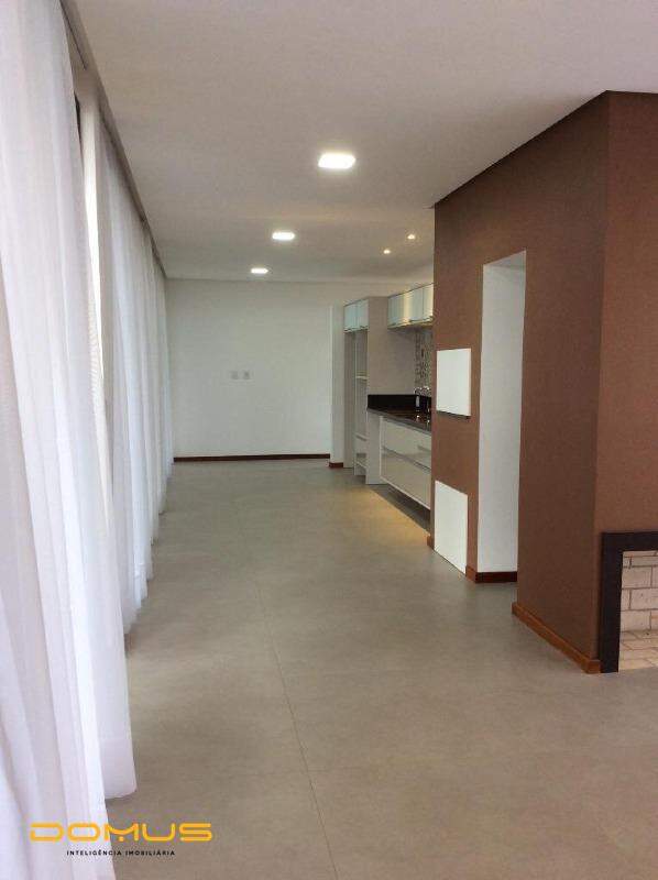 Casa para aluguel no Country: 