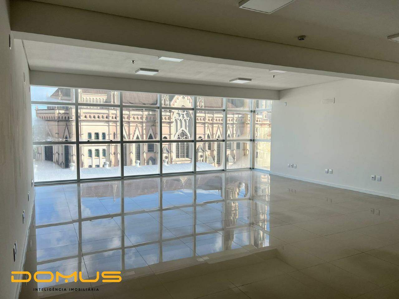 Sala para aluguel no Centro: 