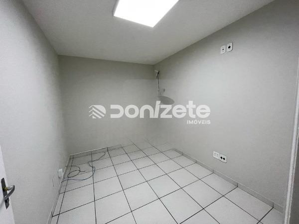 Prédio para aluguel no Centro: 