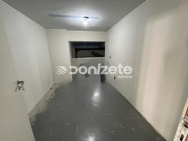 Prédio para aluguel no Centro: 