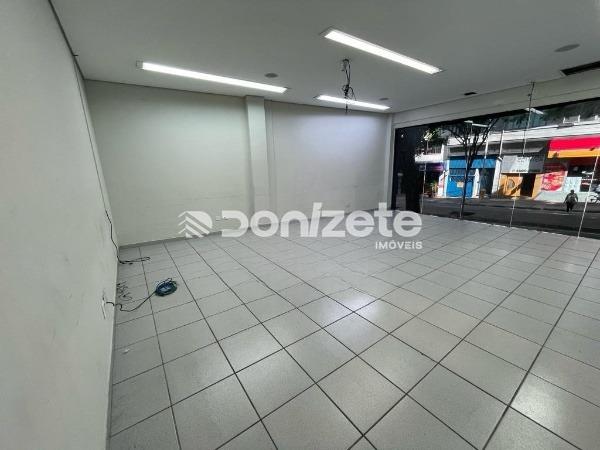 Prédio para aluguel no Centro: 