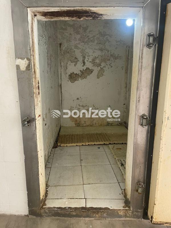 Salão para aluguel no Santa Maria: 