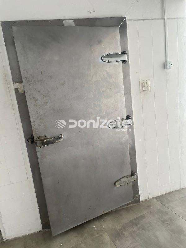 Salão para aluguel no Santa Maria: 