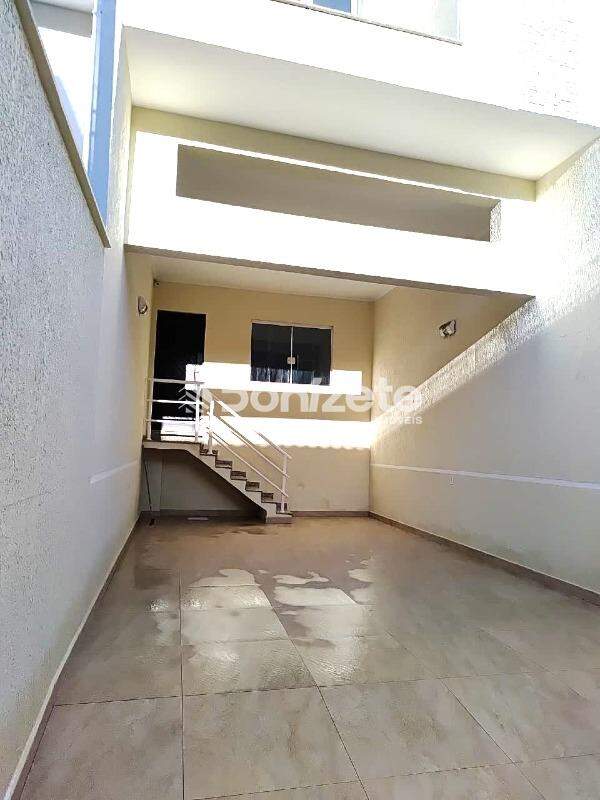 Sobrado à venda no Campestre: 