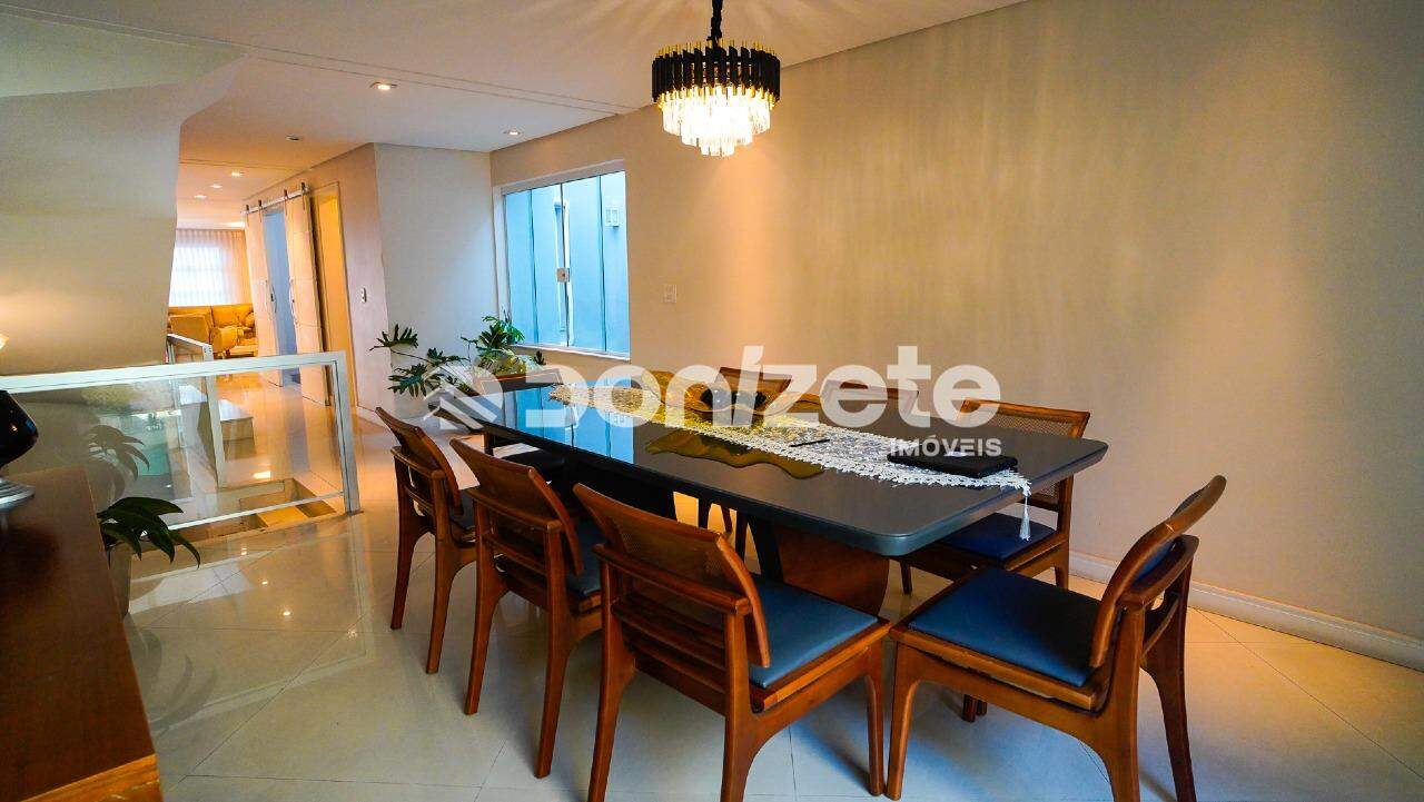 Sobrado à venda no Vila Santa Teresa: 