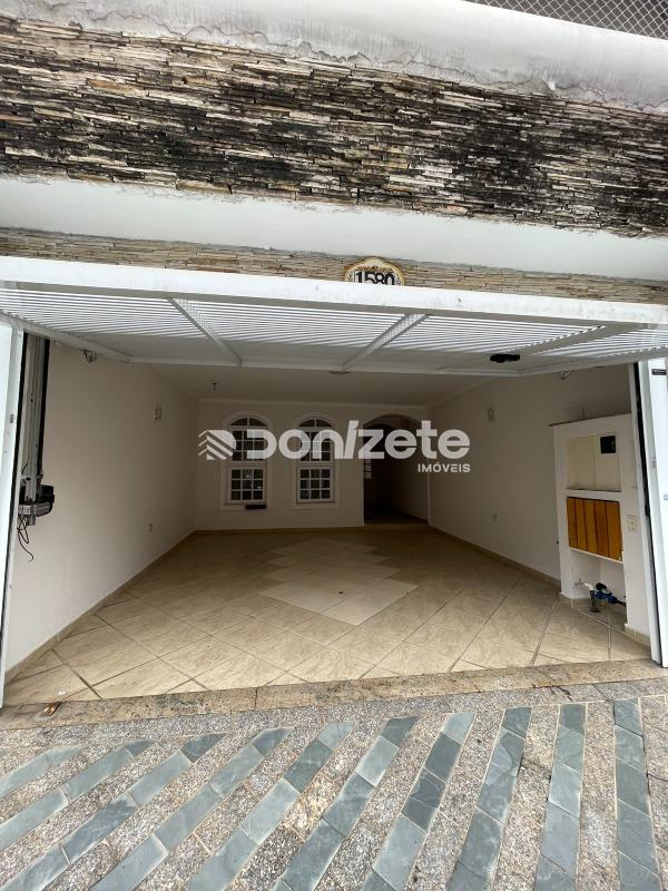 Sobrado à venda no Campestre: 