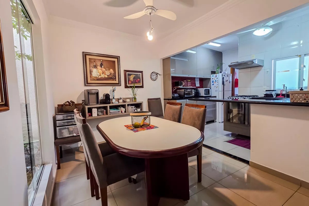 Sobrado à venda no Vila Léa: 