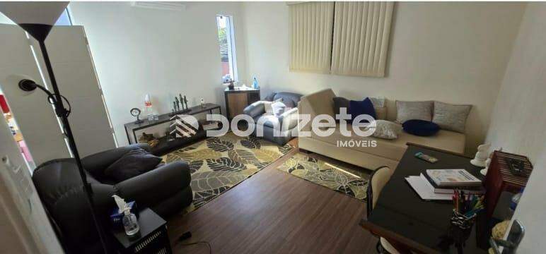 Sobrado à venda no Centro: 