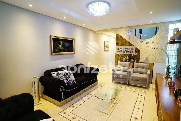 Sobrado à venda no Parque Marajoara: 