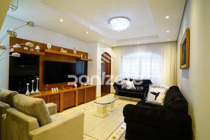 Sobrado à venda no Parque Marajoara: 