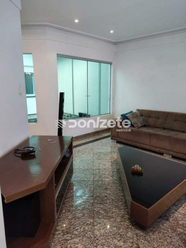 Casa à venda no Campestre: 