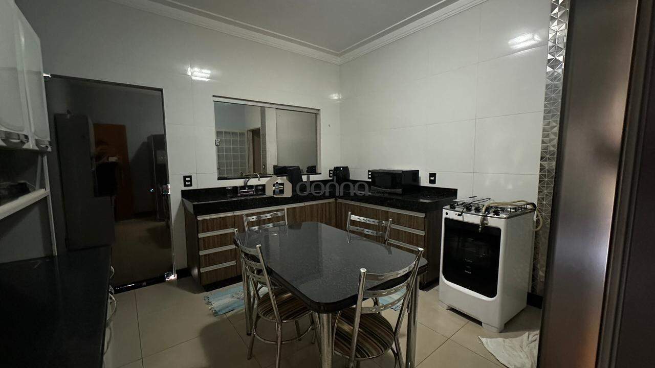 Casa à venda no Jardim Itália II: 