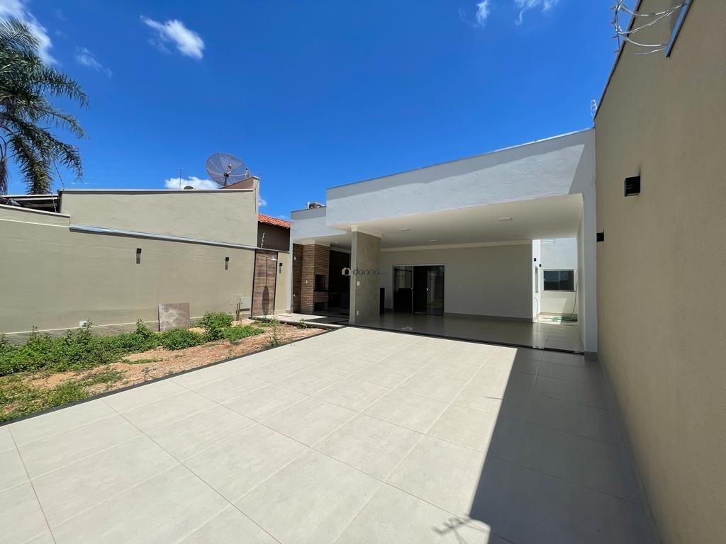 Casa à venda no Conjunto José Vallim de Melo: Frente