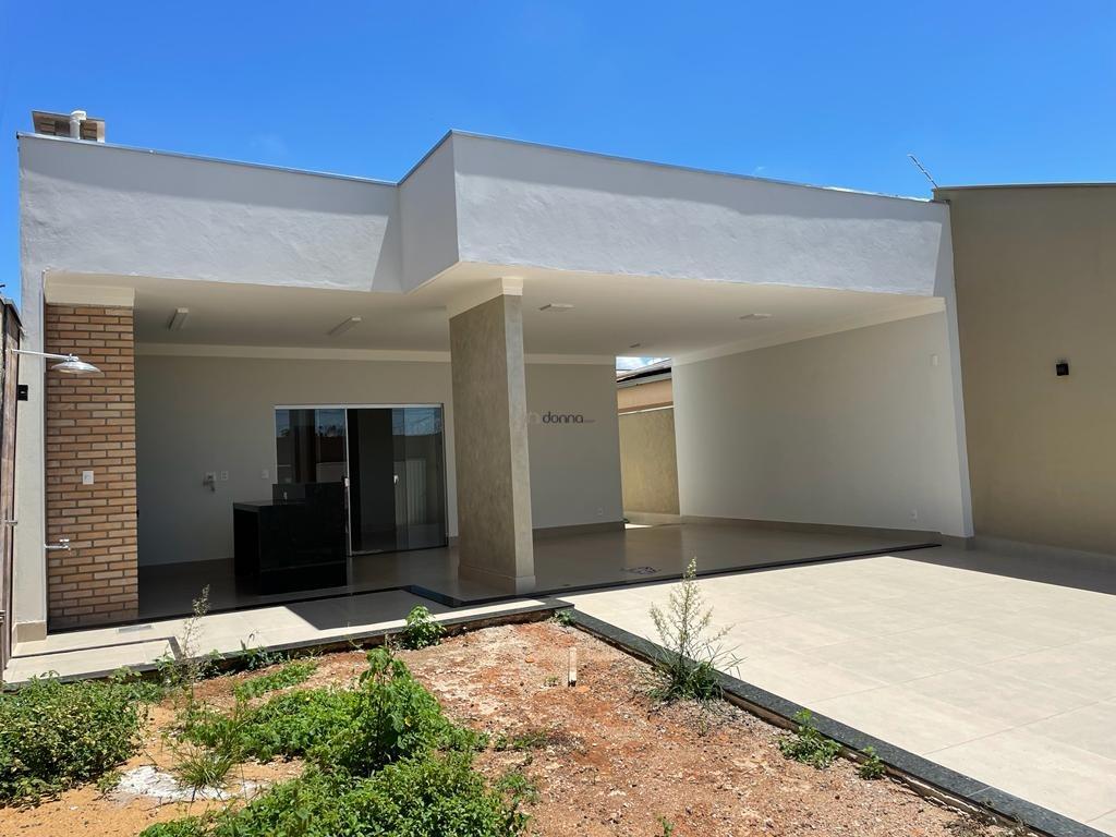 Casa à venda no Conjunto José Vallim de Melo: Frente