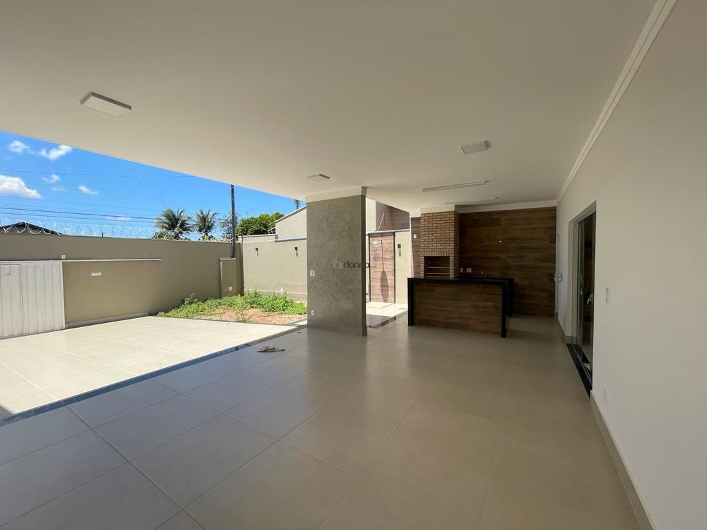 Casa à venda no Conjunto José Vallim de Melo: Garagem